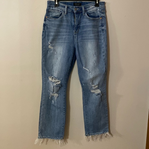 Judy Blue Denim - Judy Blue Straight Fit distressed jeans
